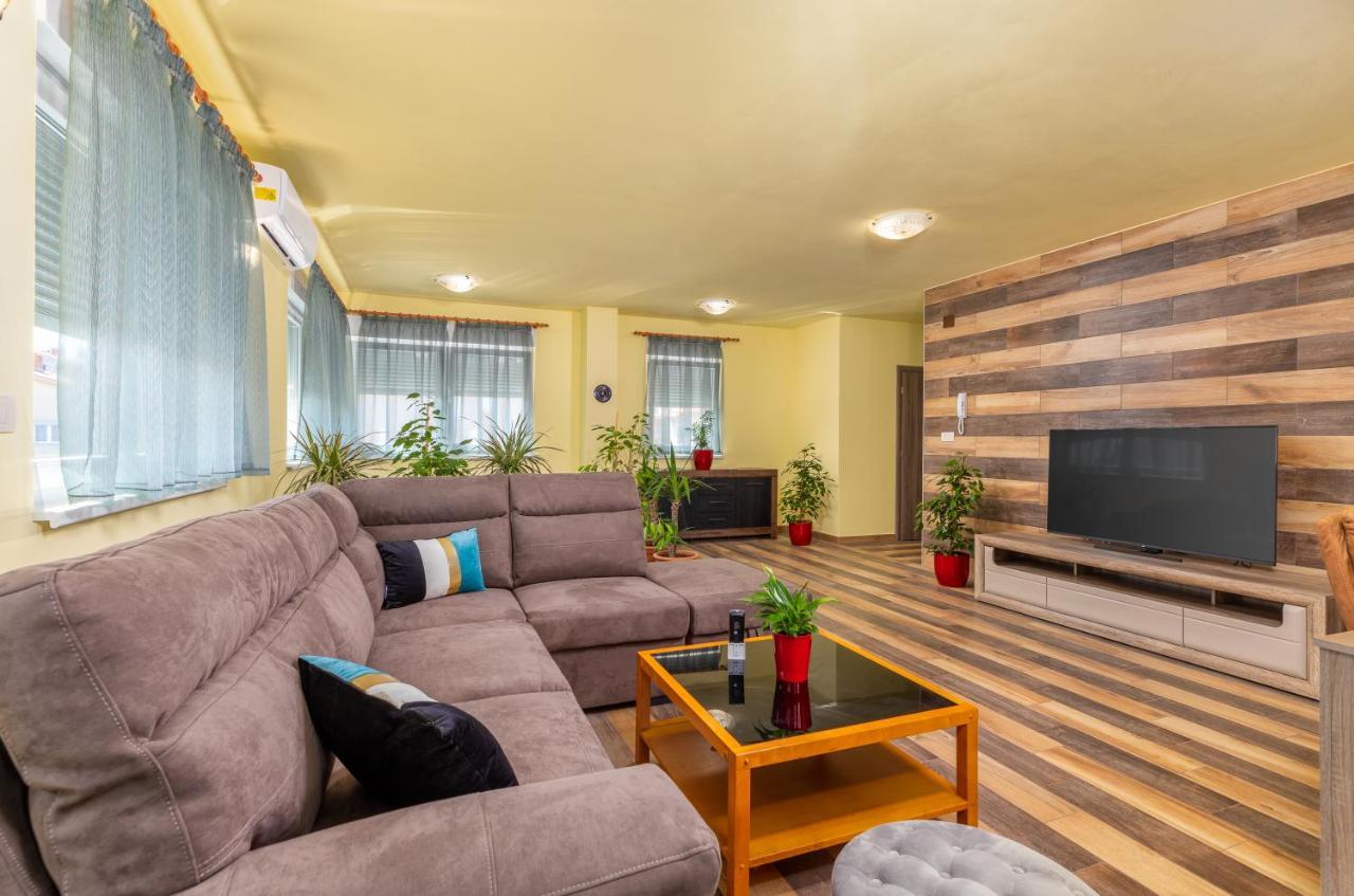 Apartmani Monte Póla Kültér fotó