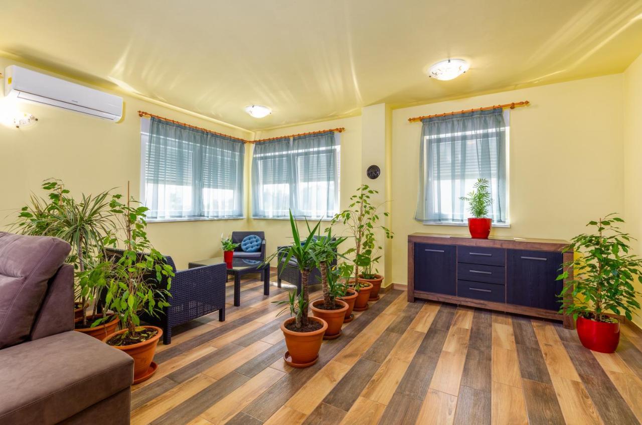 Apartmani Monte Póla Kültér fotó
