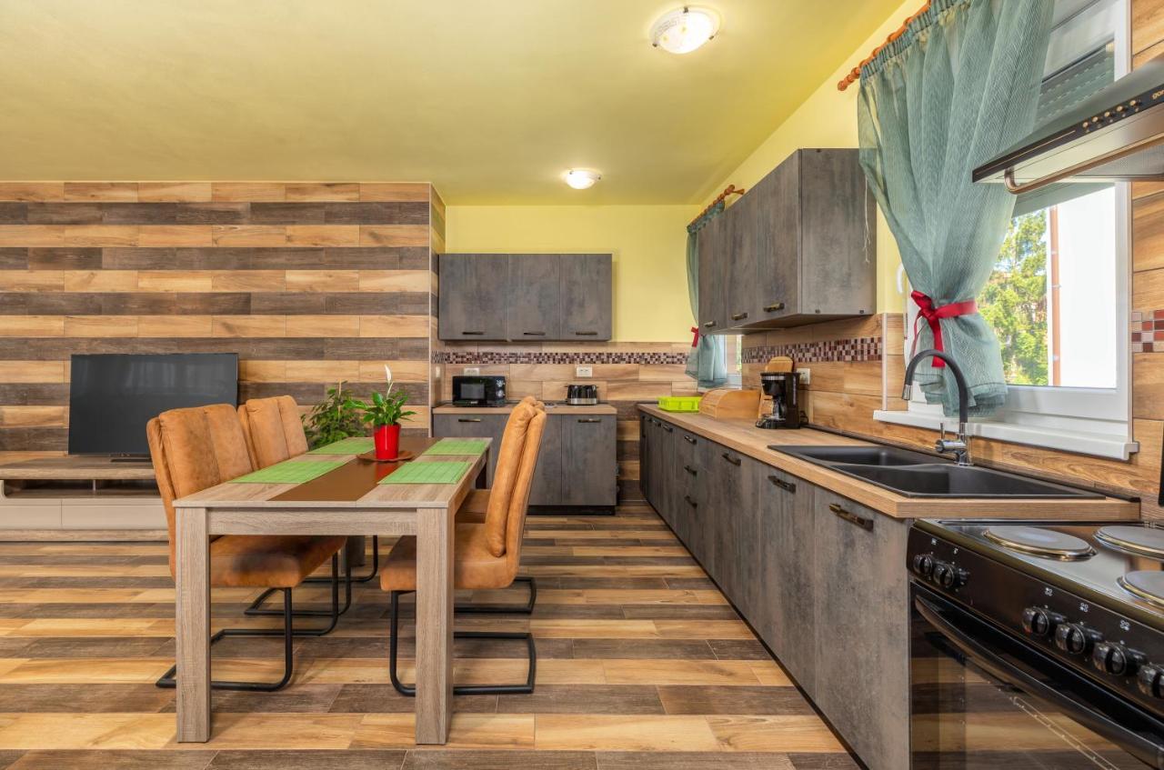 Apartmani Monte Póla Kültér fotó