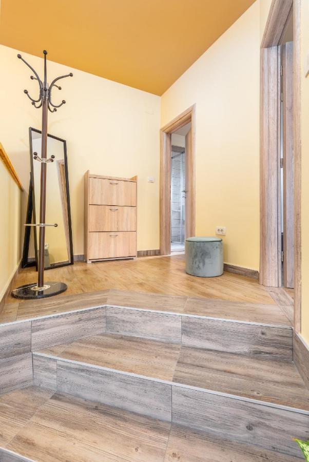 Apartmani Monte Póla Kültér fotó