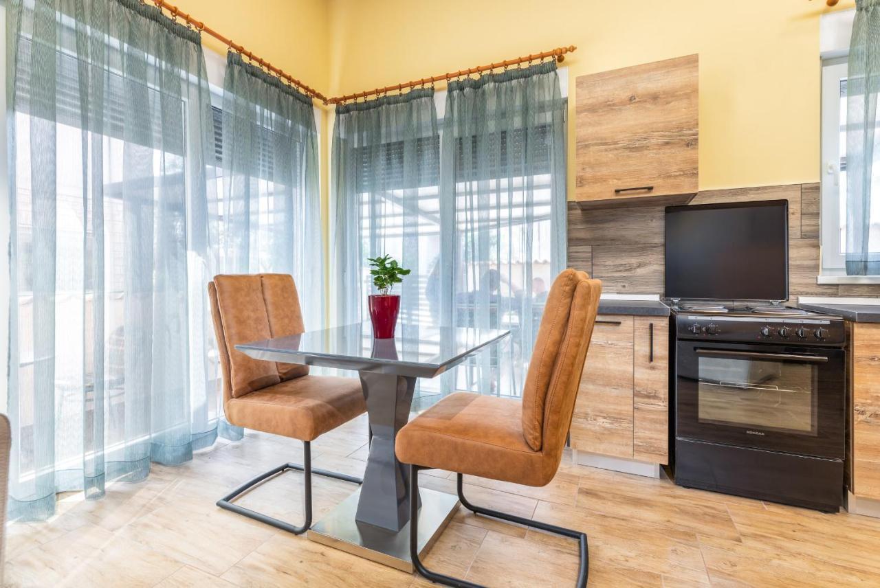 Apartmani Monte Póla Kültér fotó