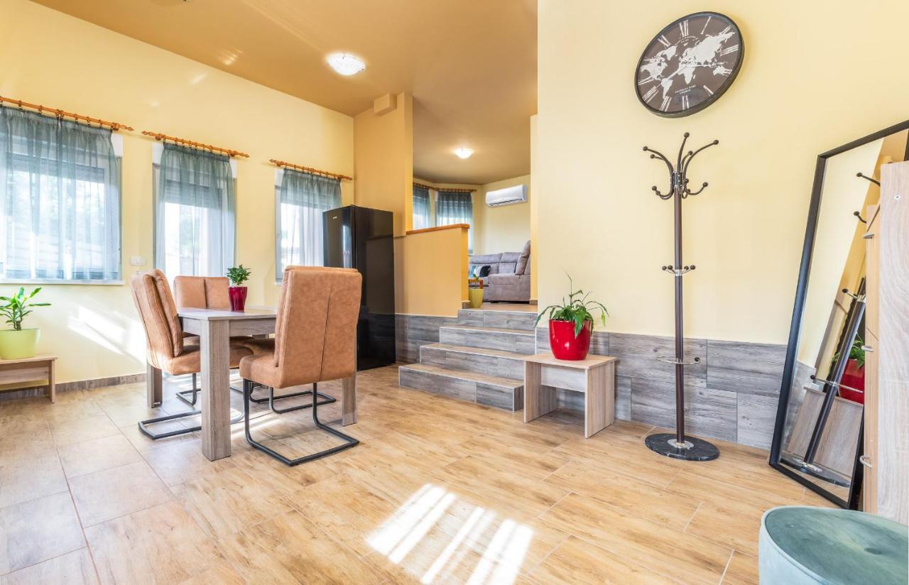 Apartmani Monte Póla Kültér fotó