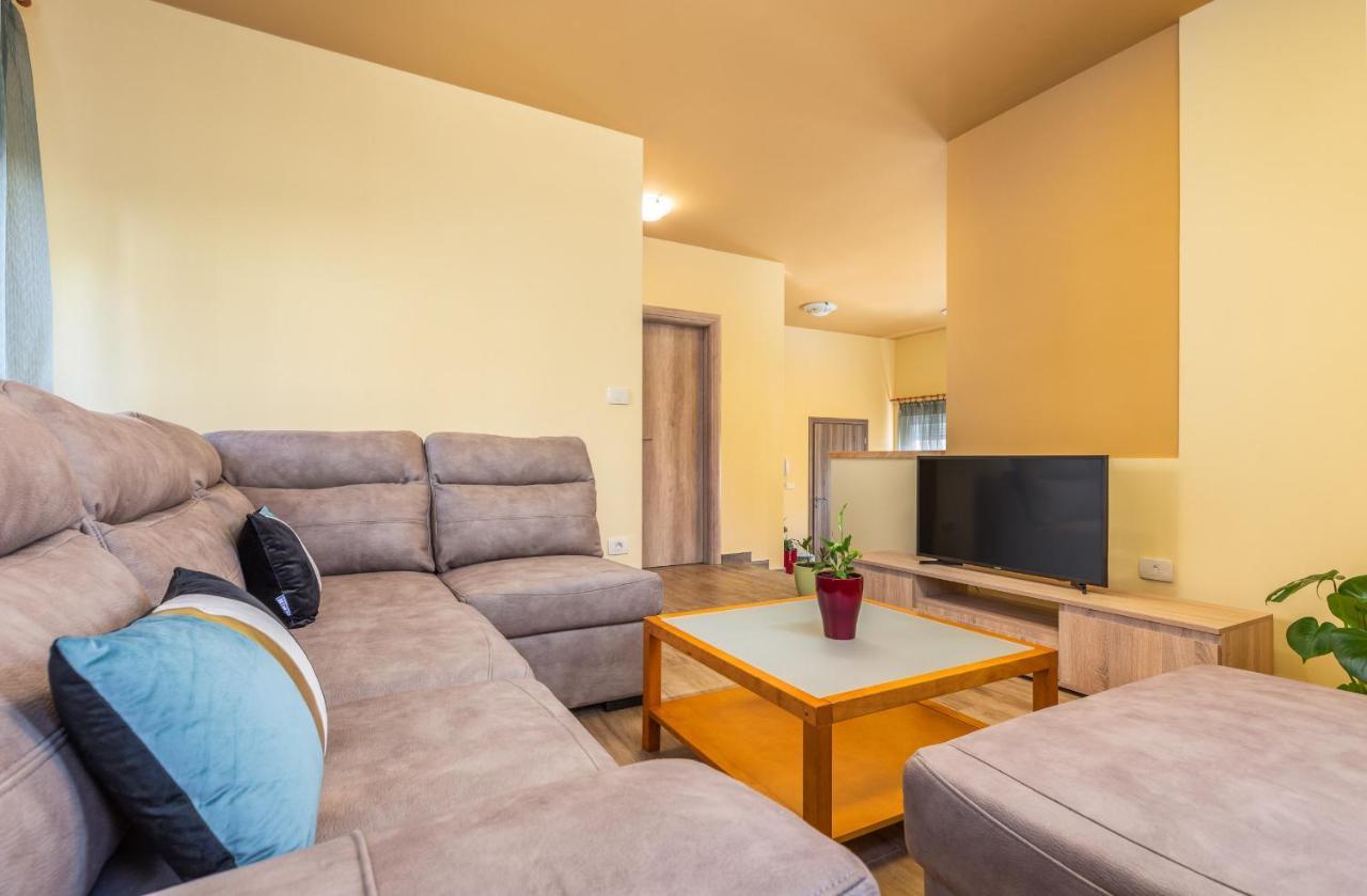 Apartmani Monte Póla Kültér fotó